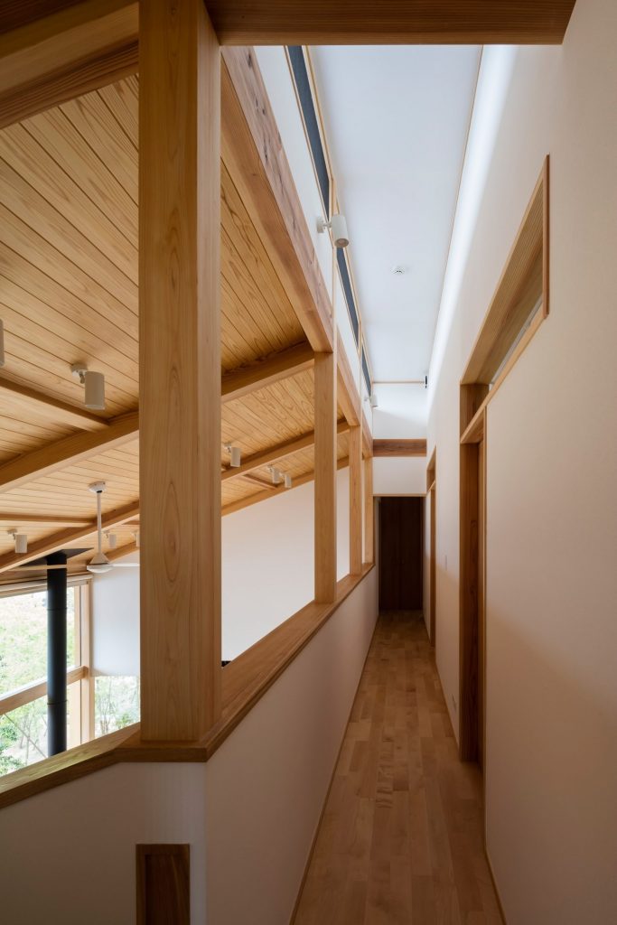 Higari house japanska kuća orijentisana oko starog drveta