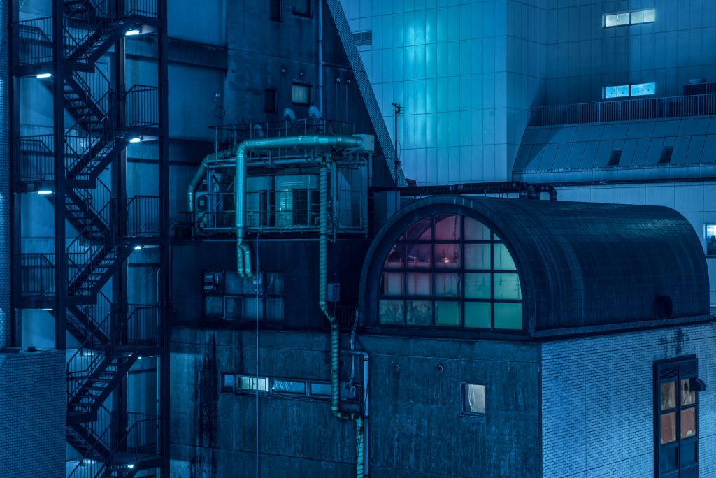 Zgrade-tokija-pod-neonskim-svetlom-fotografije-u-stilu-blade-runner